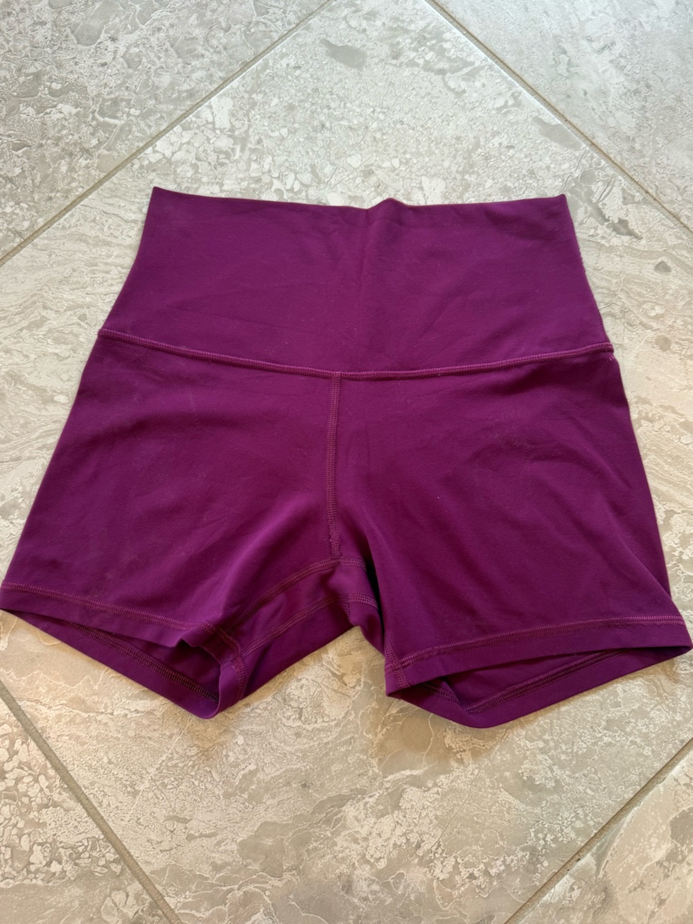 Lululemon High-Rise Align 4” Shorts in Chilled Grape, size 6